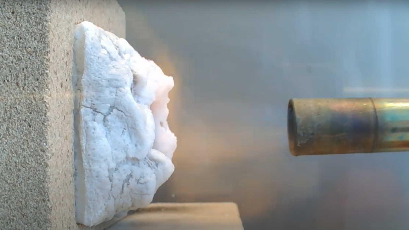 Watch video: Working mechanism of an intumescent coating.